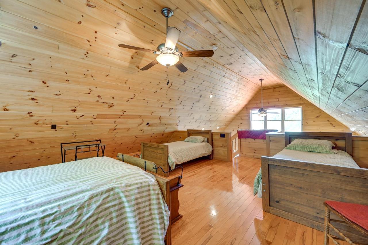 Warm And Cozy Cabin With Deck On Top Of The Blue Ridge Fancy Gap 外观 照片