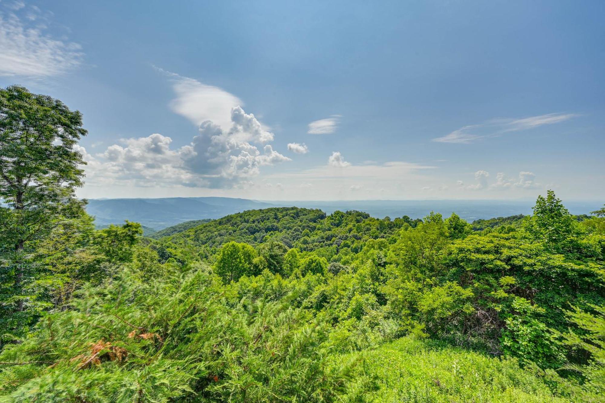 Warm And Cozy Cabin With Deck On Top Of The Blue Ridge Fancy Gap 外观 照片